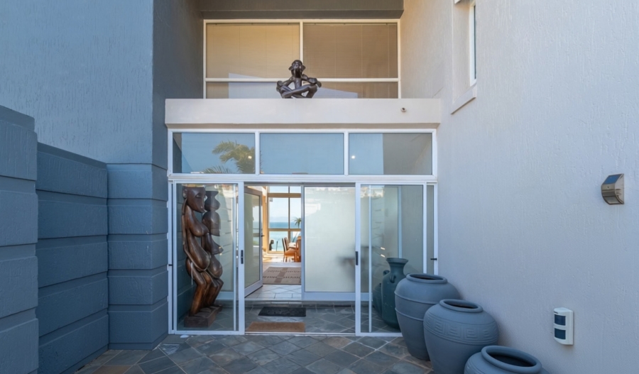 7 Bedroom Property for Sale in Wavecrest Eastern Cape
